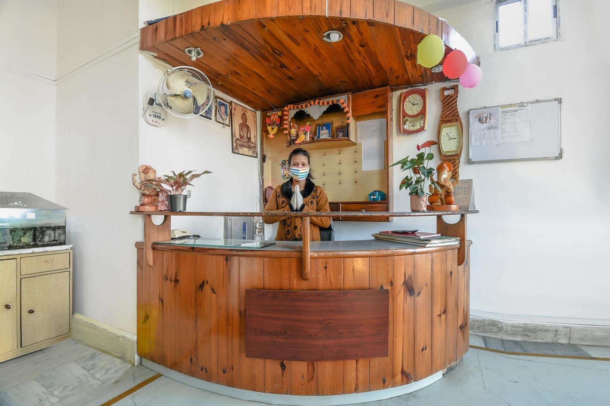 Oyo Flagship 71156 Hotel Jaybee'S Dibrugarh Exterior photo