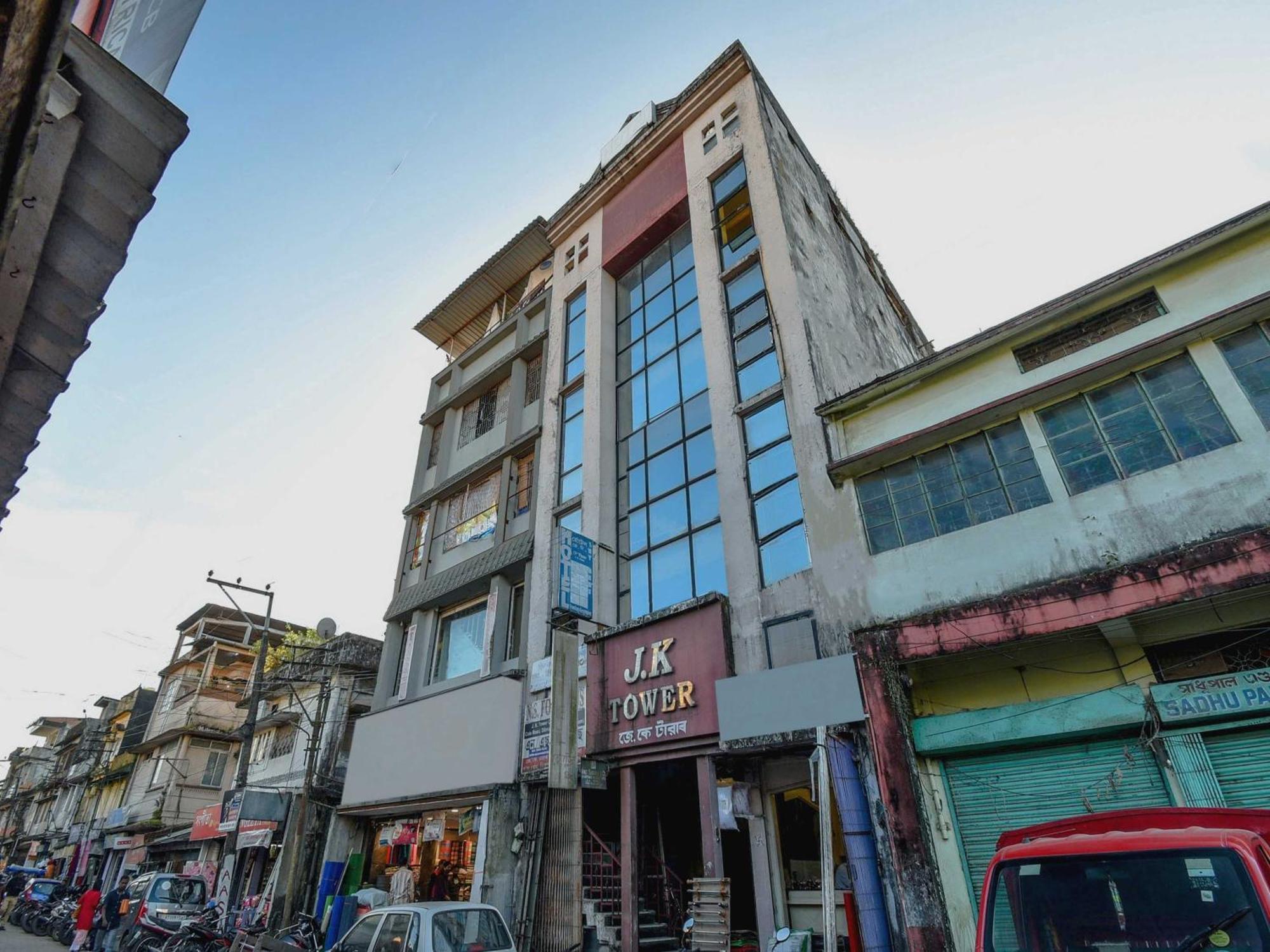 Oyo Flagship 71156 Hotel Jaybee'S Dibrugarh Exterior photo