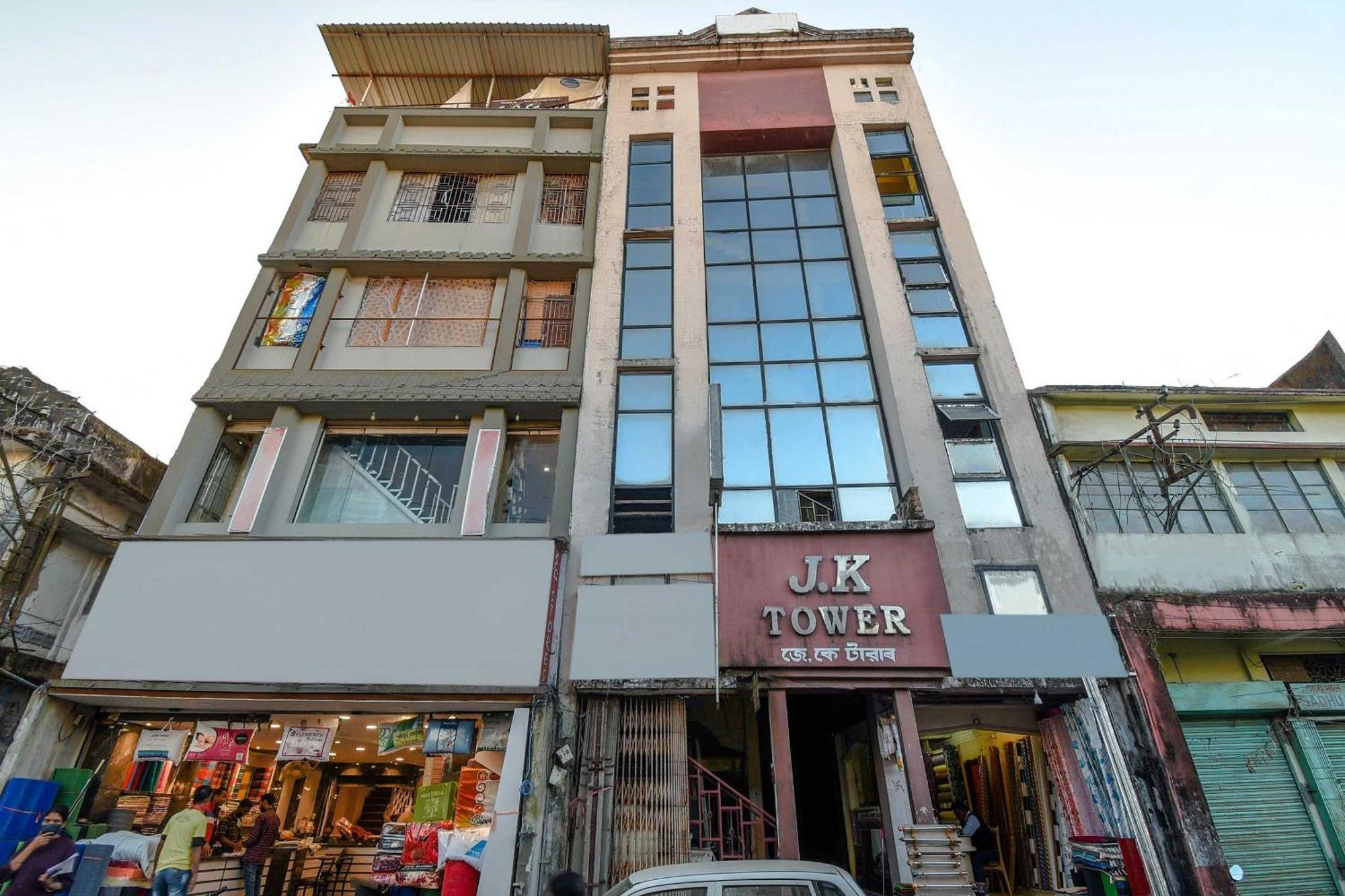 Oyo Flagship 71156 Hotel Jaybee'S Dibrugarh Exterior photo