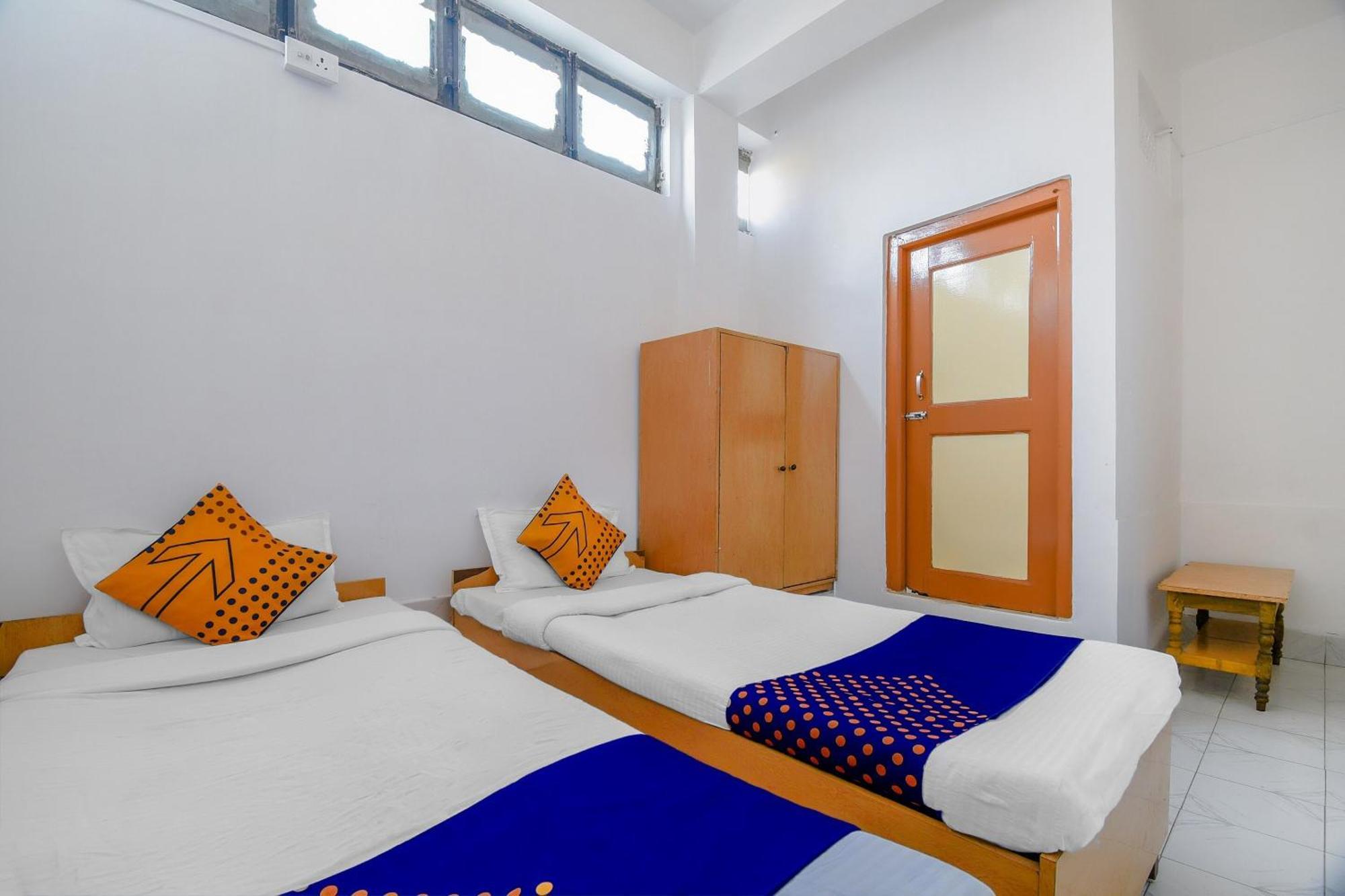 Oyo Flagship 71156 Hotel Jaybee'S Dibrugarh Exterior photo