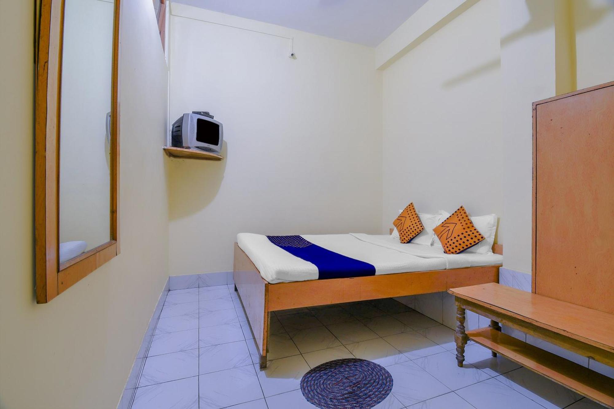 Oyo Flagship 71156 Hotel Jaybee'S Dibrugarh Exterior photo
