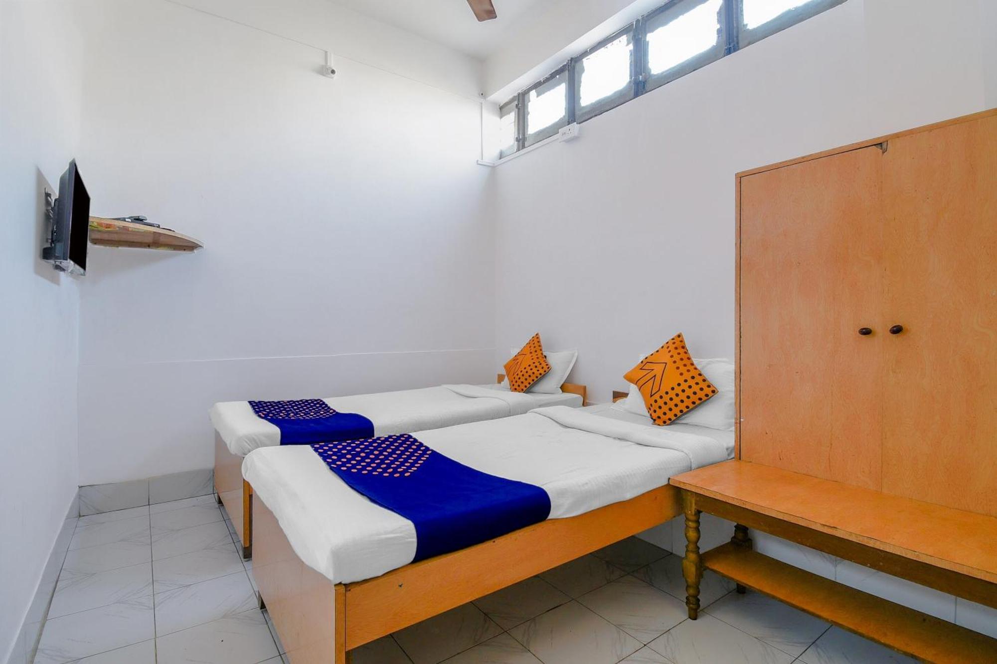 Oyo Flagship 71156 Hotel Jaybee'S Dibrugarh Exterior photo